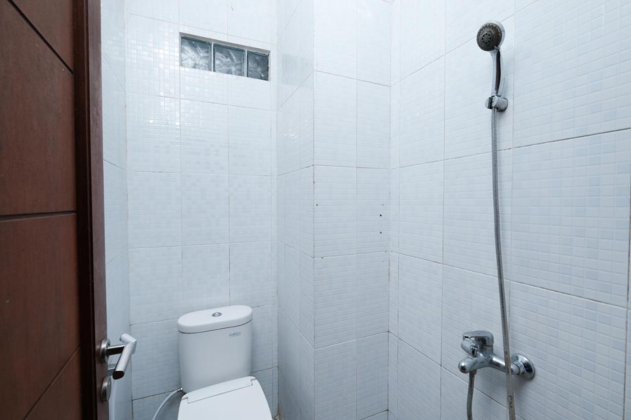 Hotel Reddoorz At Buah Batu 5 Bandung Exterior foto